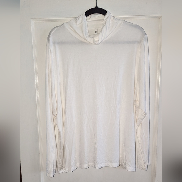 Leo and Nicole cream color turtle neck 3X - Picture 5 of 7